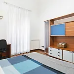 Vittorio Emanuele & Via Roma Colorful Apartment